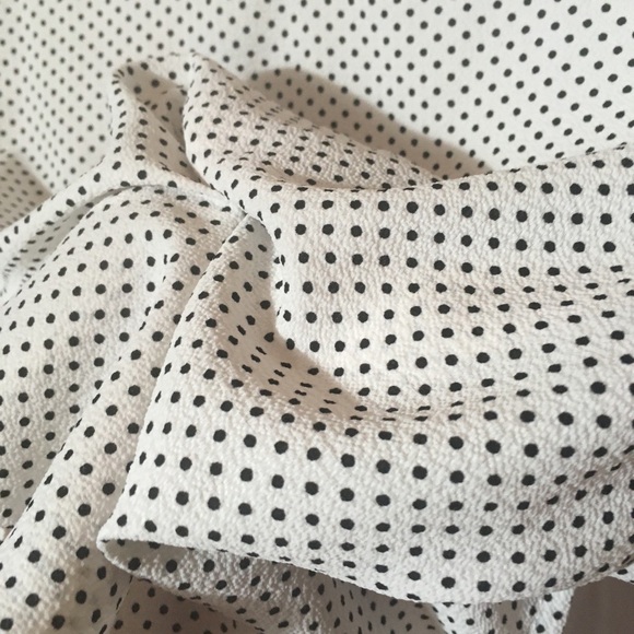 Flowy White Black Polka Dot Flutter Sleeve Top - Picture 4 of 7